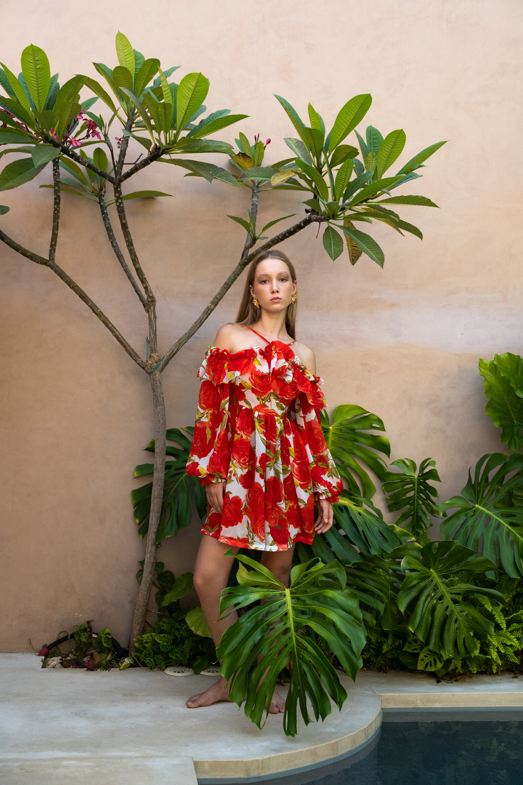 "RED ROSE OFF-SHOULDER" 