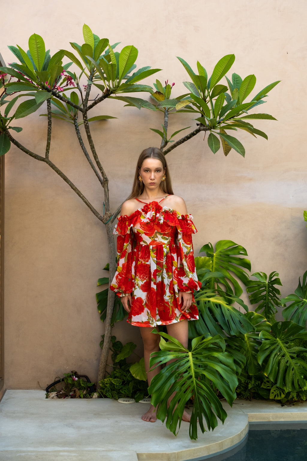 "RED ROSE OFF-SHOULDER" 