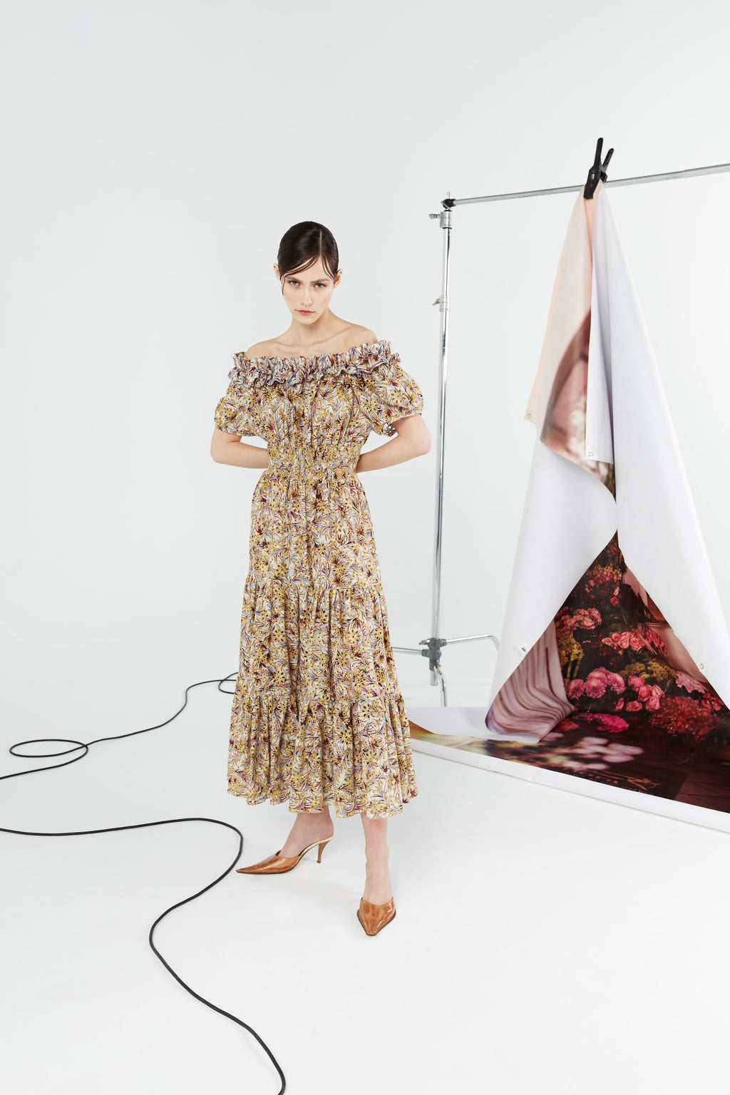 " FLORAL BRODERIE "